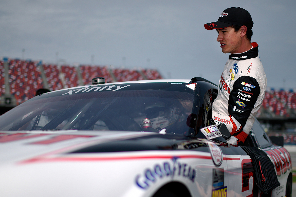 ayx世界杯2026-雷诺车队险胜迈凯伦，勒克莱尔统治全场