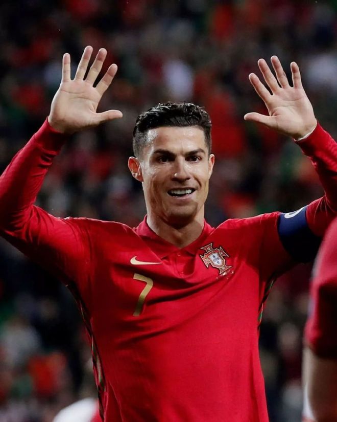 爱游戏APP-葡萄牙队险胜韩国队，奥恰洛夫刷新纪录