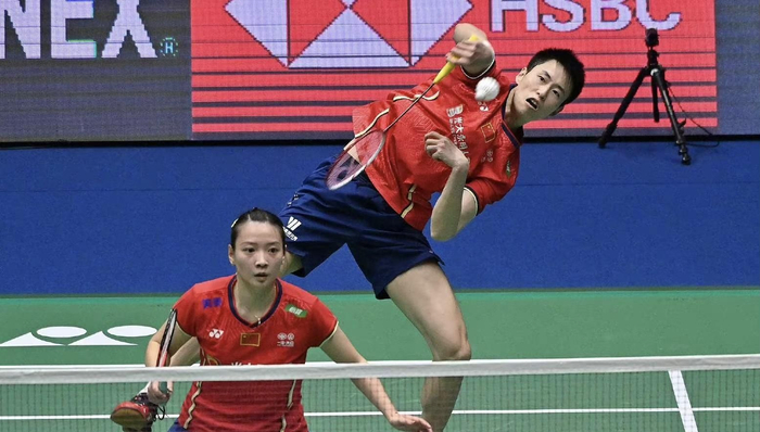 爱游戏2026-韩国队险胜中国队，黄鸭组合点燃赛场