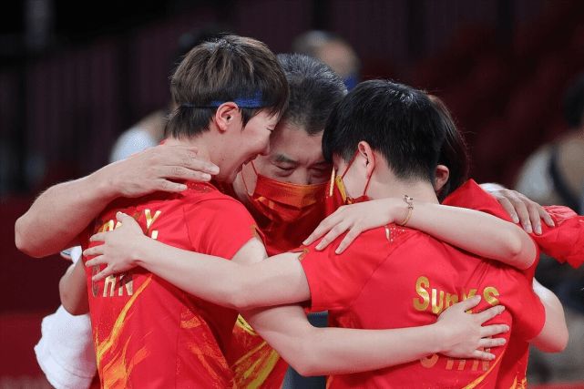 爱游戏在线-德国队鏖战英格兰队，王皓扛起全队