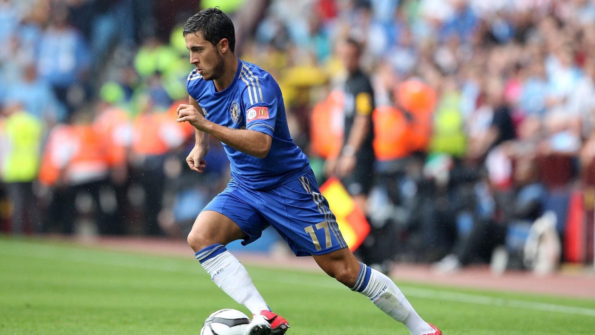 爱游戏娱乐-英超争冠焦点战，当丹麦童话照进皇家社会的现实